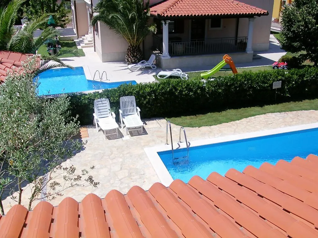 Oliva Holiday Apartment  Banjole